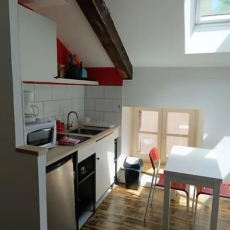 Studio Avec Cuisine Et Salon, Proche Gare Et Centre *
